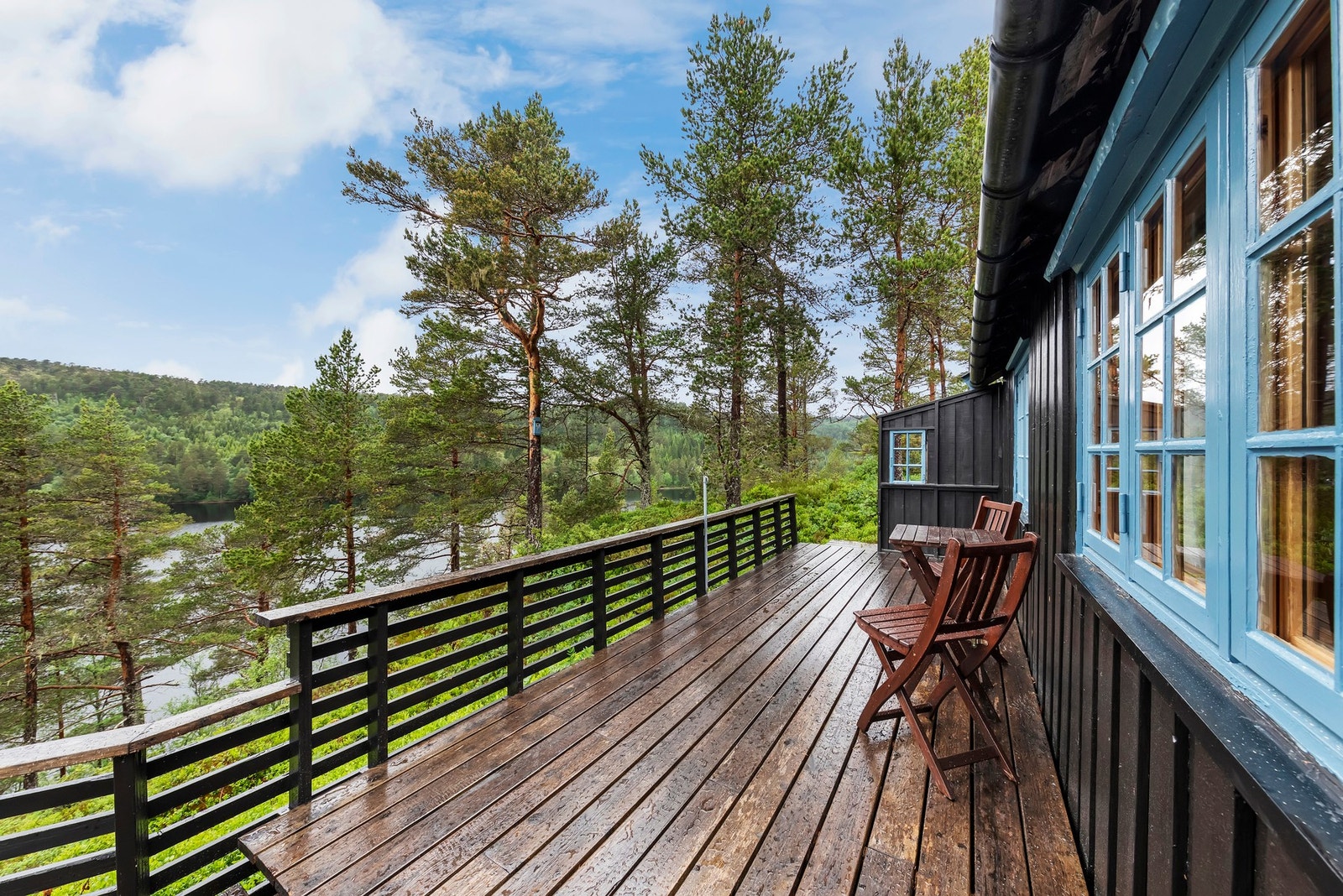 Koselig terrasse med flott utsikt Galleribilde