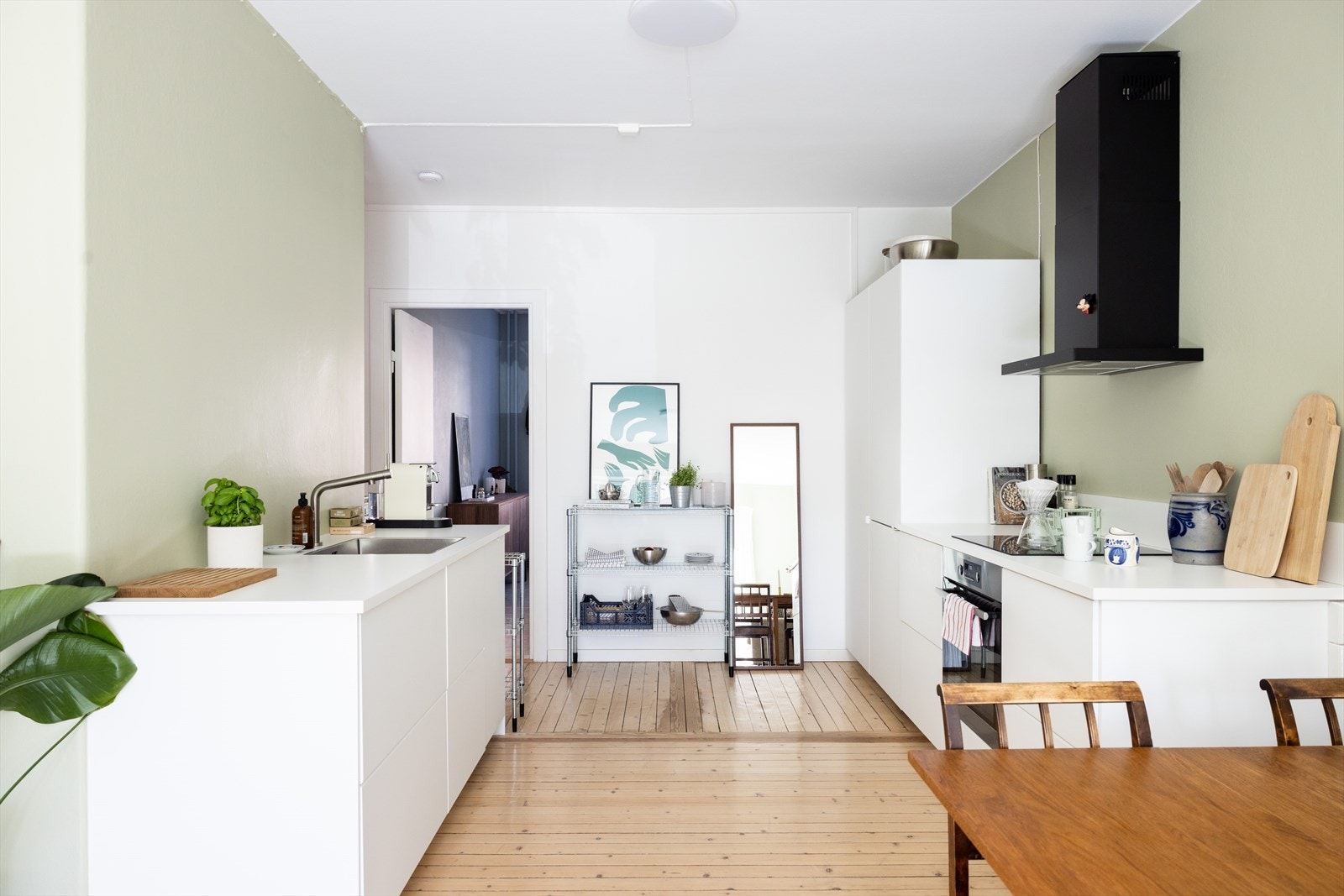 - Stuen har en åpen løsning mot kjøkkenet - Galleribilde