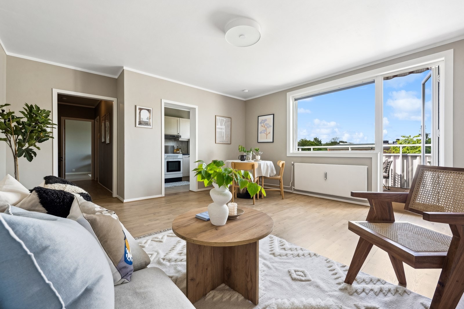 Velkommen til Disenveien 43, presentert av Buket Altunbas v/DNB Eiendom Galleribilde