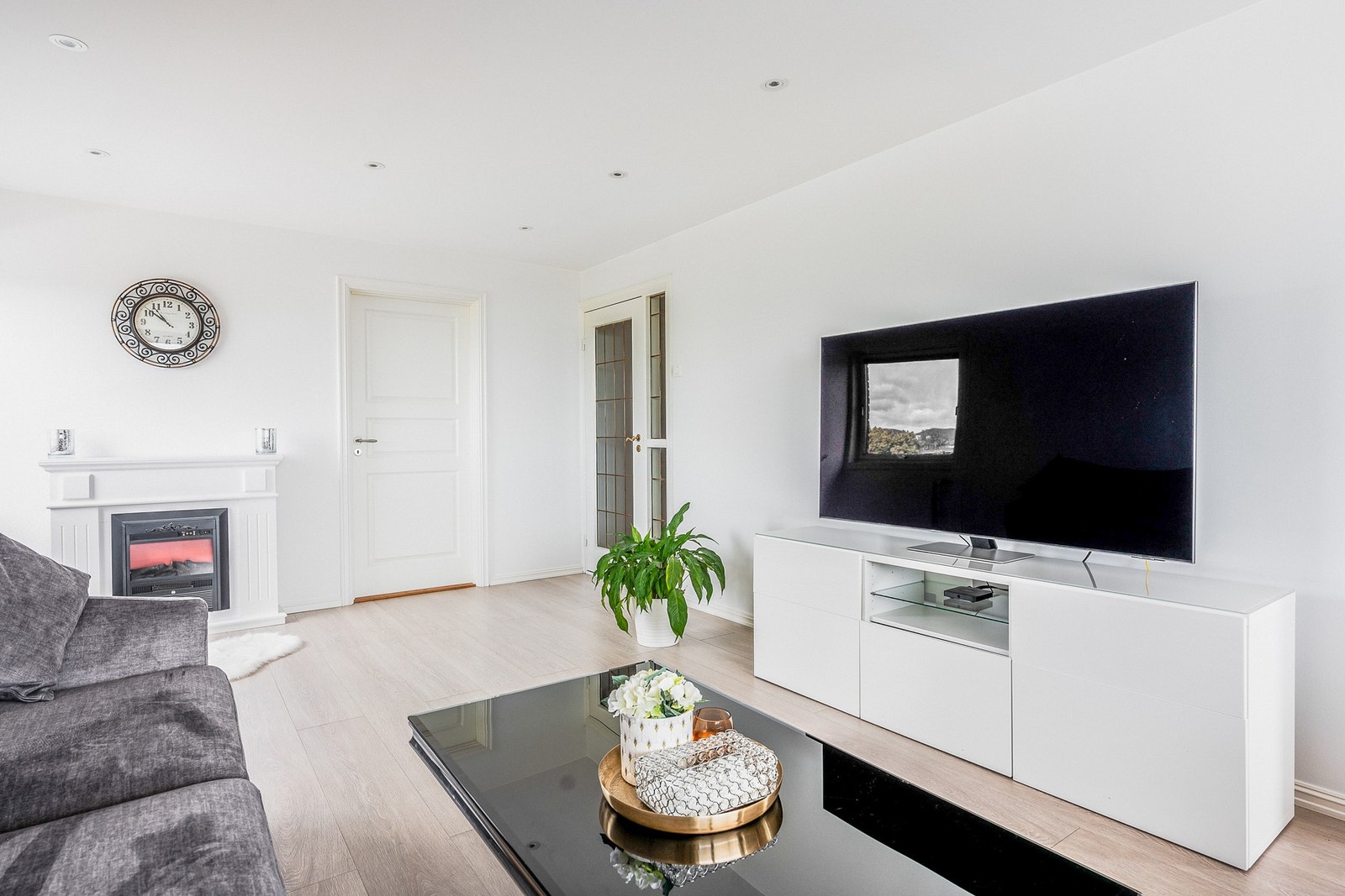 Overflater malt i tidsrommet 2018-2024. Galleribilde