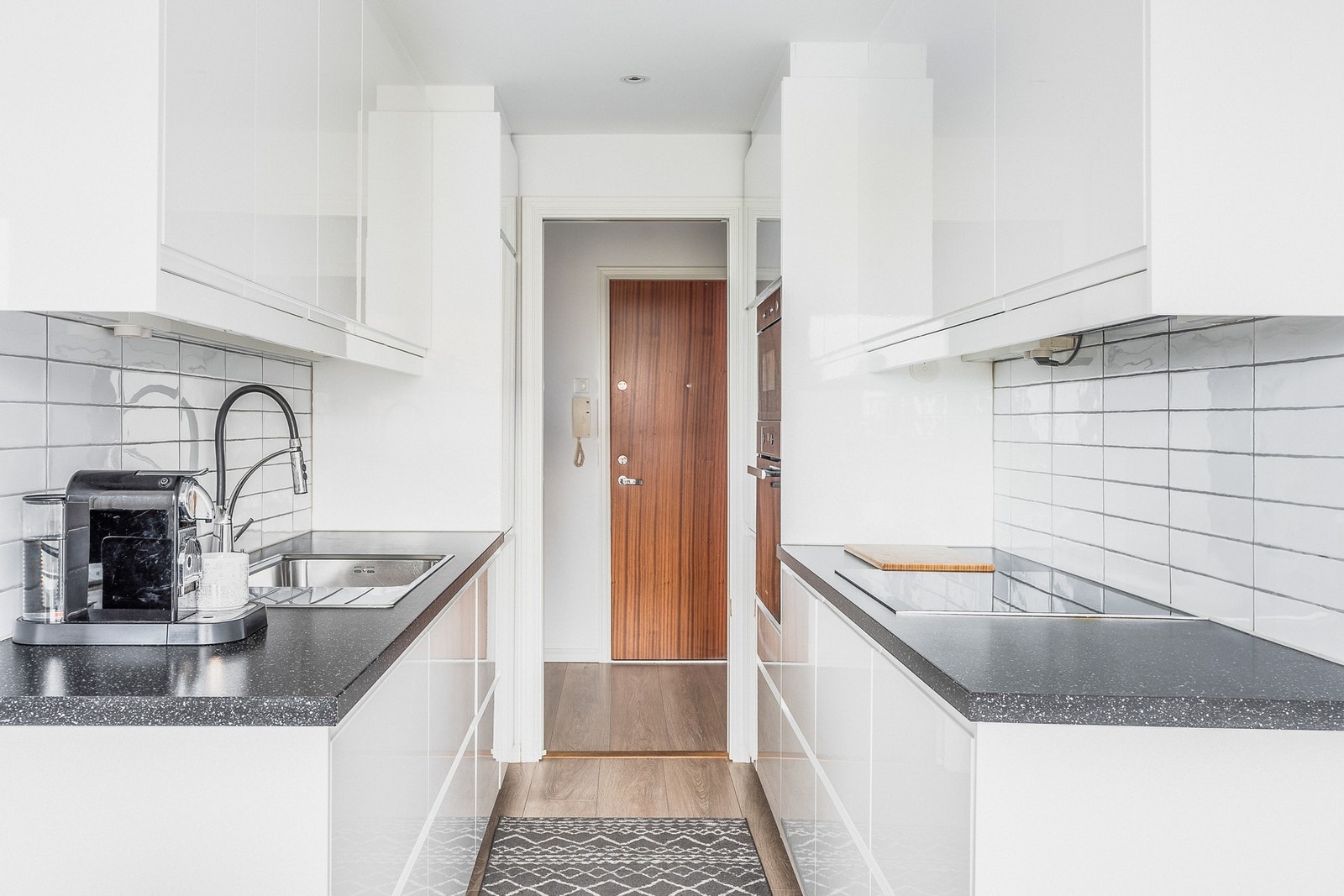 Moderne kjøkkeninnredning fra 2018. Galleribilde