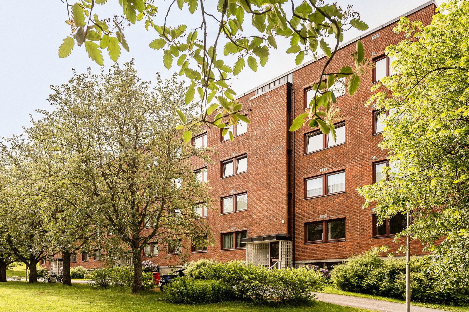 Flott tegelsten fasade inngangsparti Galleribilde