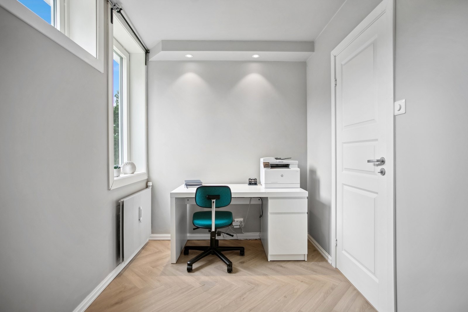 Benytt gjerne det ekstra soverommet som barnerom, gjesterom eller hjemmekontor. Galleribilde