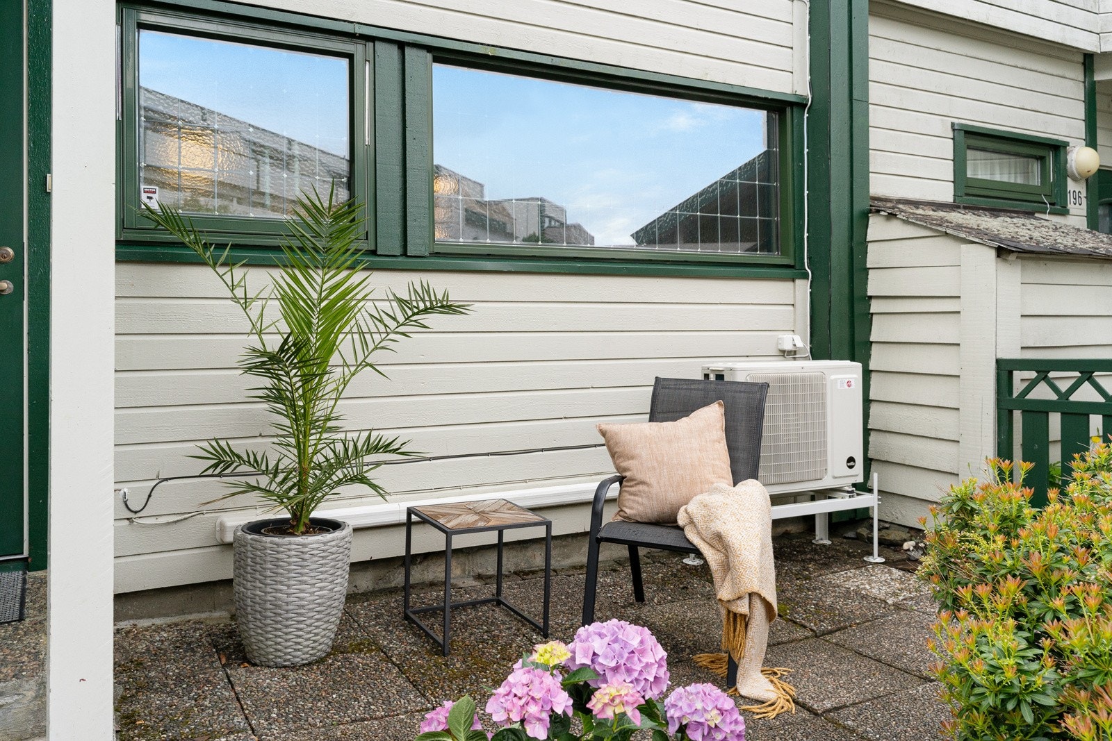 Ved inngangspartiet er det også fine uteområder. Galleribilde