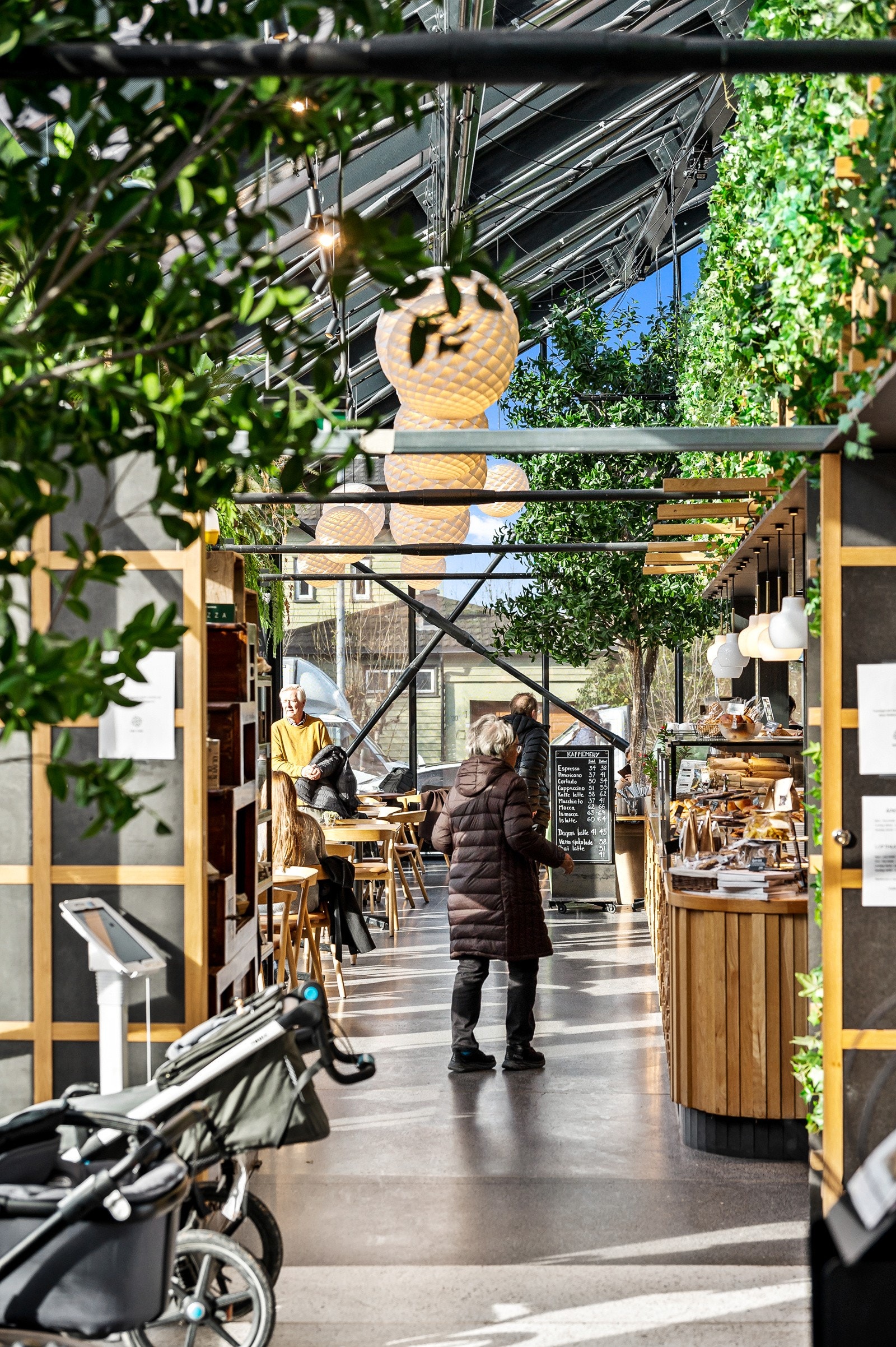 Åpent bakeri inne på Røa Torg. Galleribilde