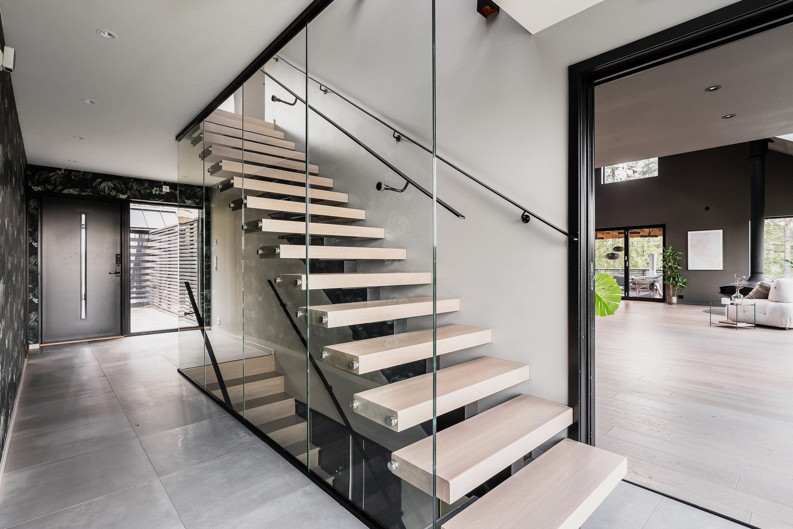 Entré med dekorativ trappesats. Galleribilde