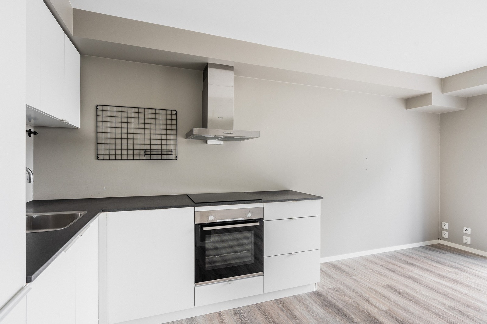 Hybel på 51 BRA - i med kjøkken/stue, bad og to soverom. Egen inngang til hybel Galleribilde