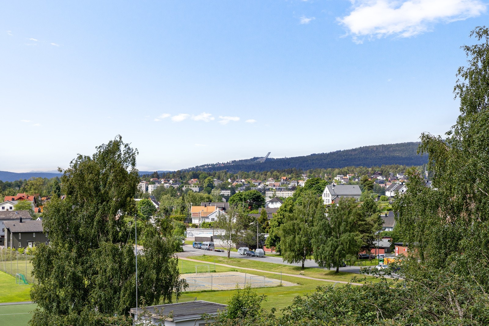 Utsikt mot Holmenkollen. Galleribilde