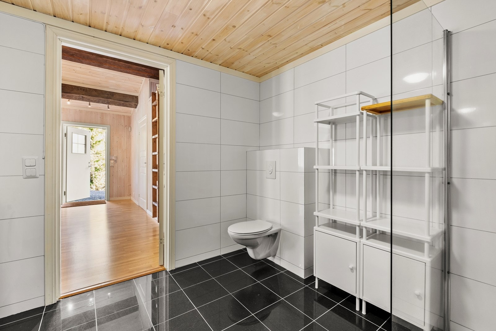 Vegghengt wc. Gulvvarme. Galleribilde