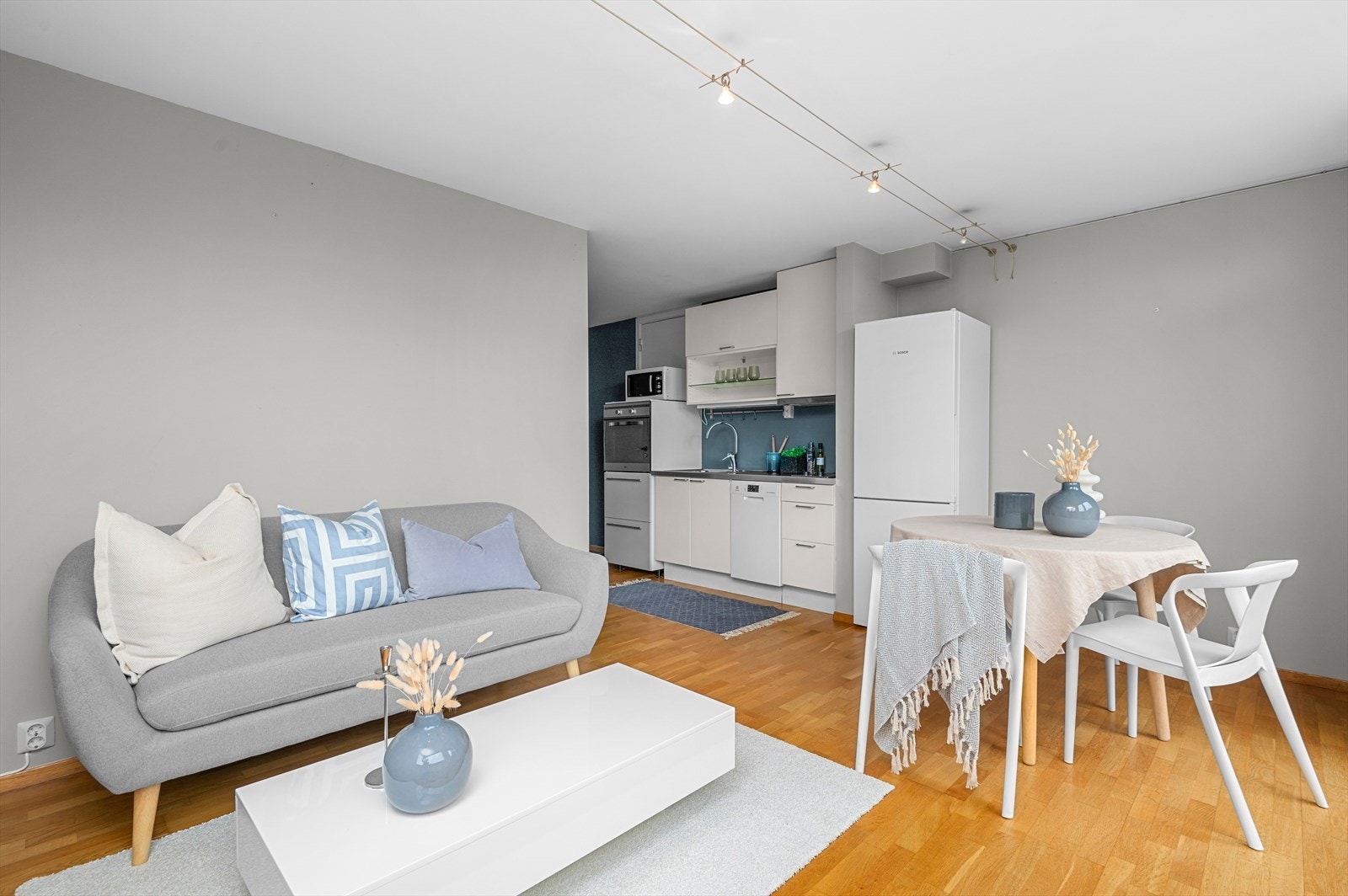 Den åpen løsningen er på 22m² med direkte utgang til en markterrasse Galleribilde