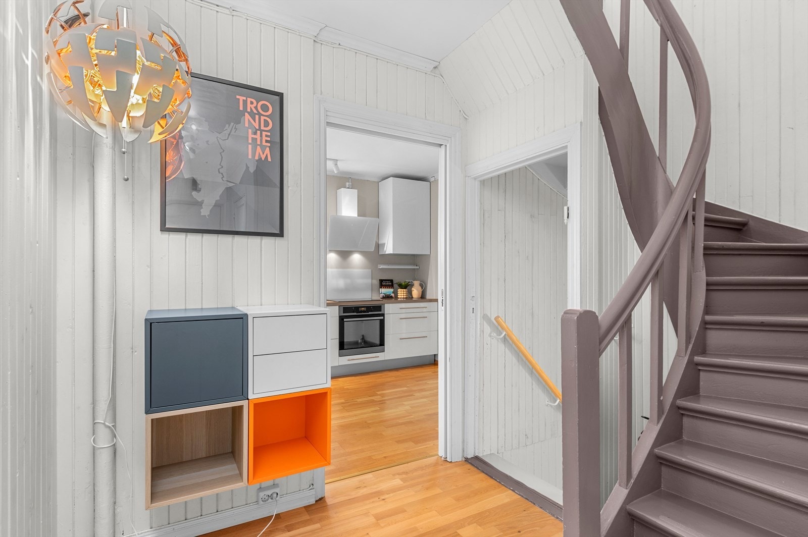 Inngangspartiet er på 15,5m² og ligger i tilknytning til trappoppgang Galleribilde