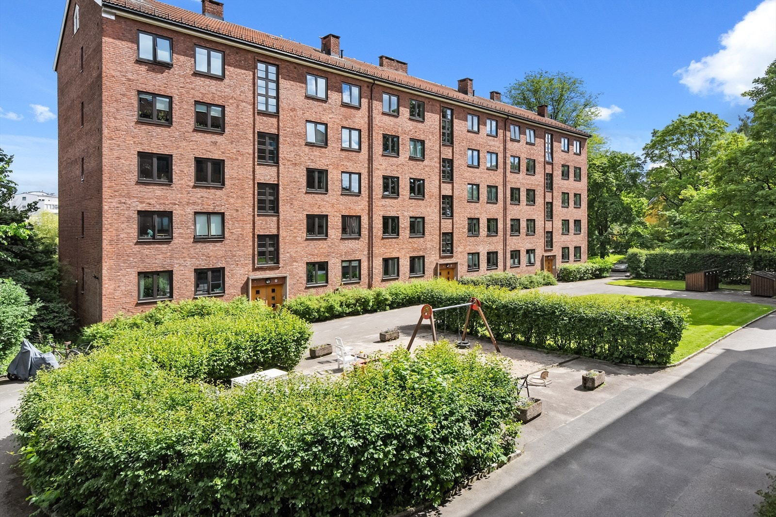 Fasade - Idyllisk og veldrevet borettslag med god vedlikeholdshistorikk Galleribilde