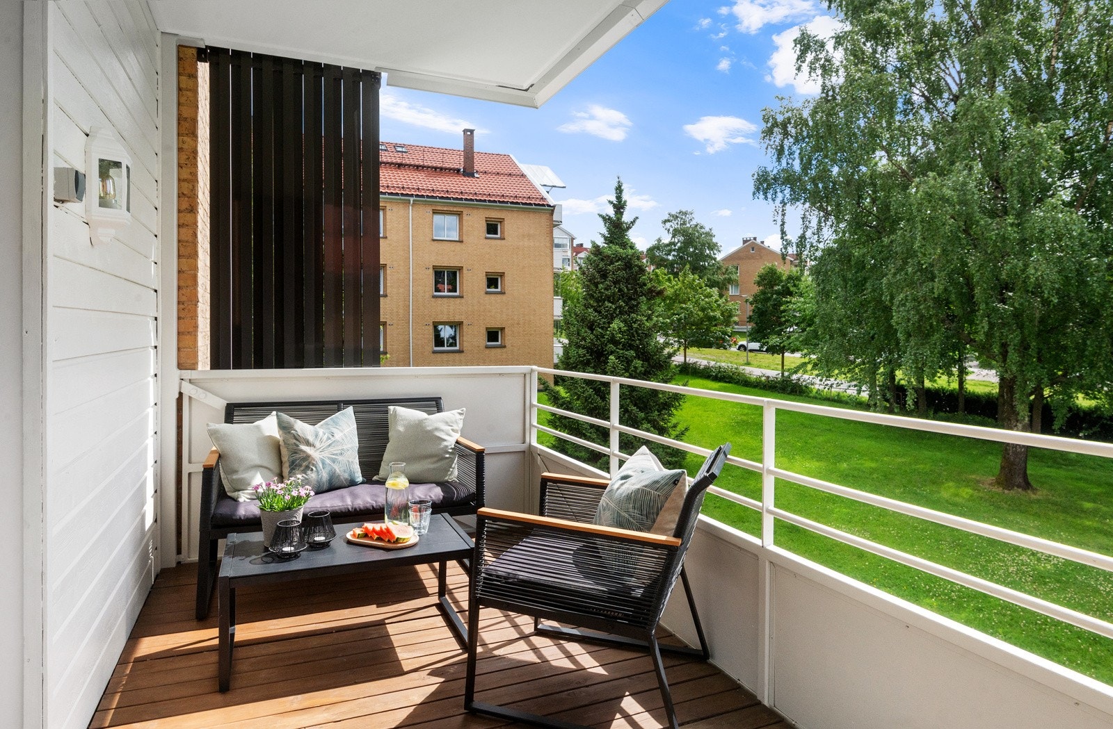 Stor og solrik terrasse mot sydøst Galleribilde