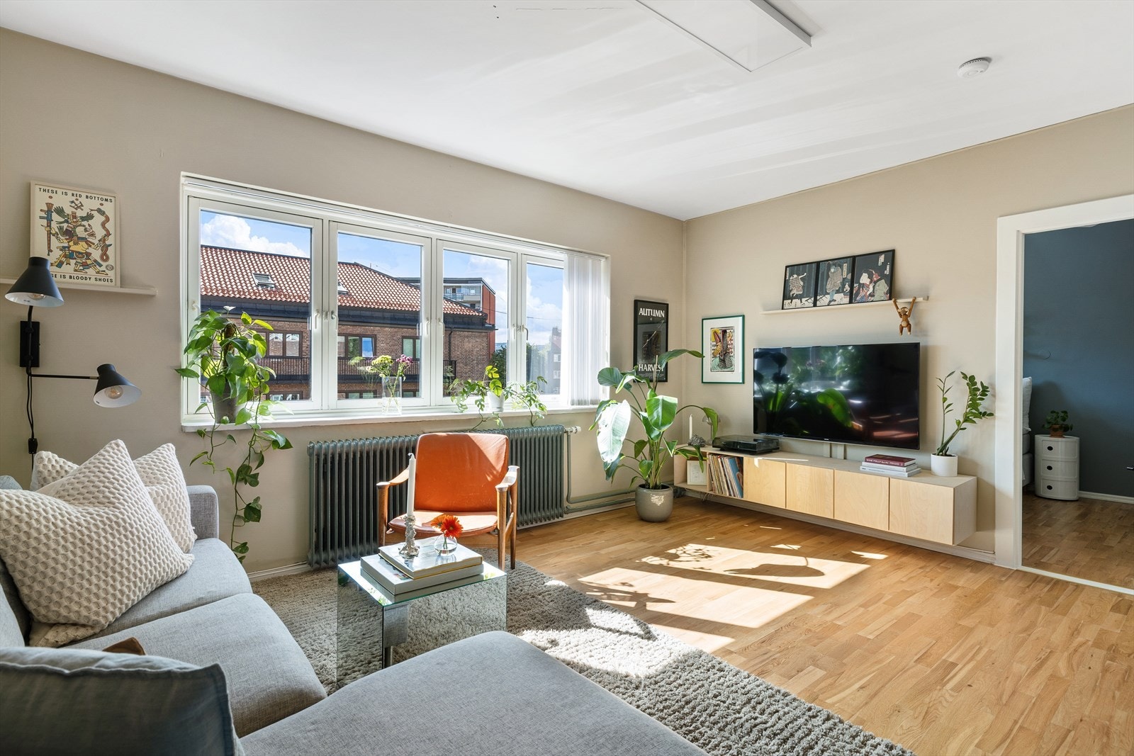 - Legg merke til de dype vinduskarmene - Galleribilde