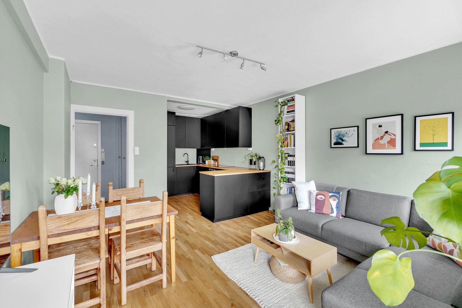 Leiligheten har en svært god planløsning, som gjør at den oppleves større enn det den faktisk er. Galleribilde