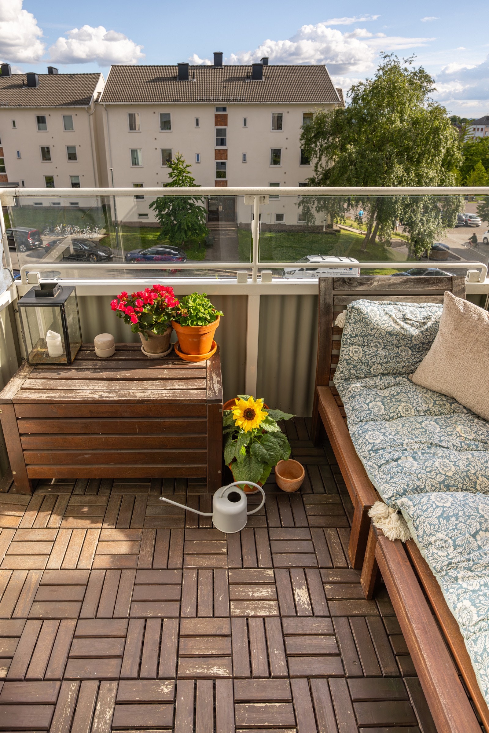 Solrik sydvendt balkong på 3,5 kvm med hyggelig utsyn Galleribilde