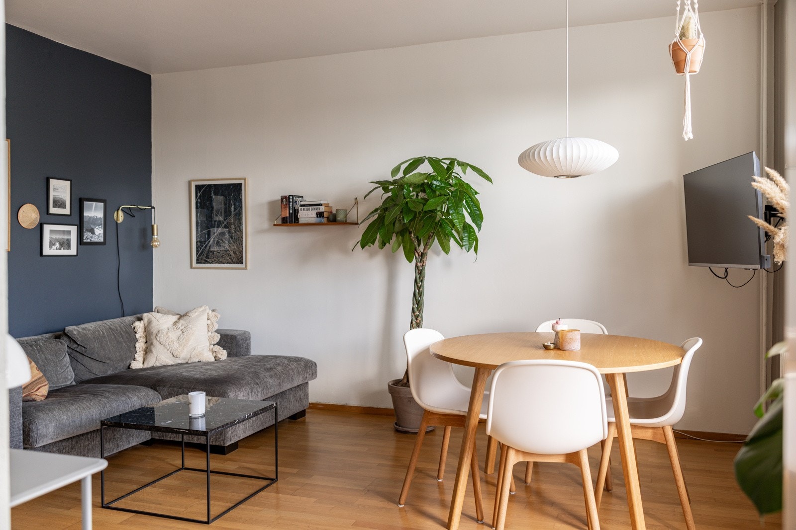 Parkett på gulv og malte overflater Galleribilde