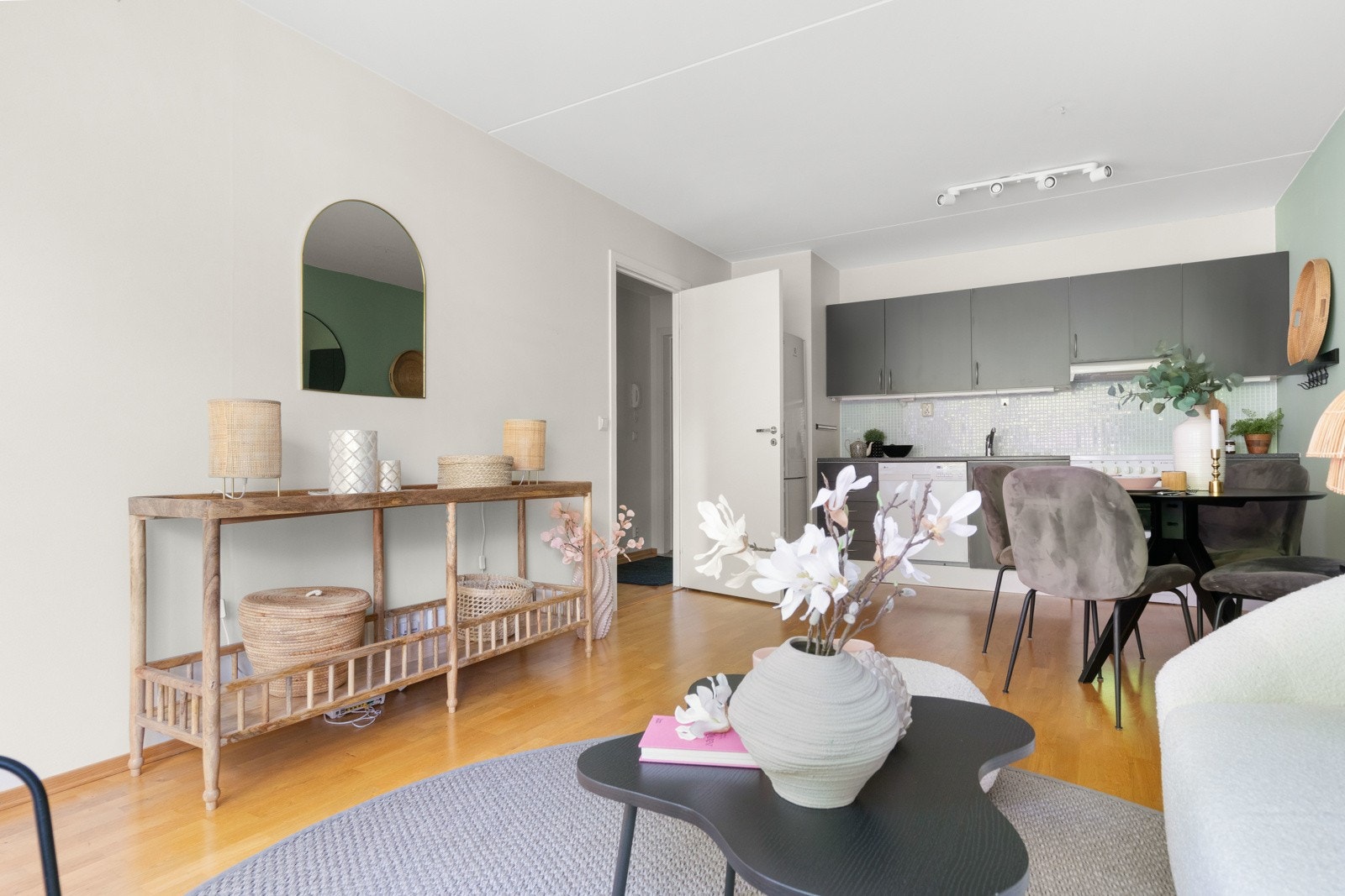 Leiligheten disponerer en bod i kjeller på ca. 4,6 kvm. Galleribilde