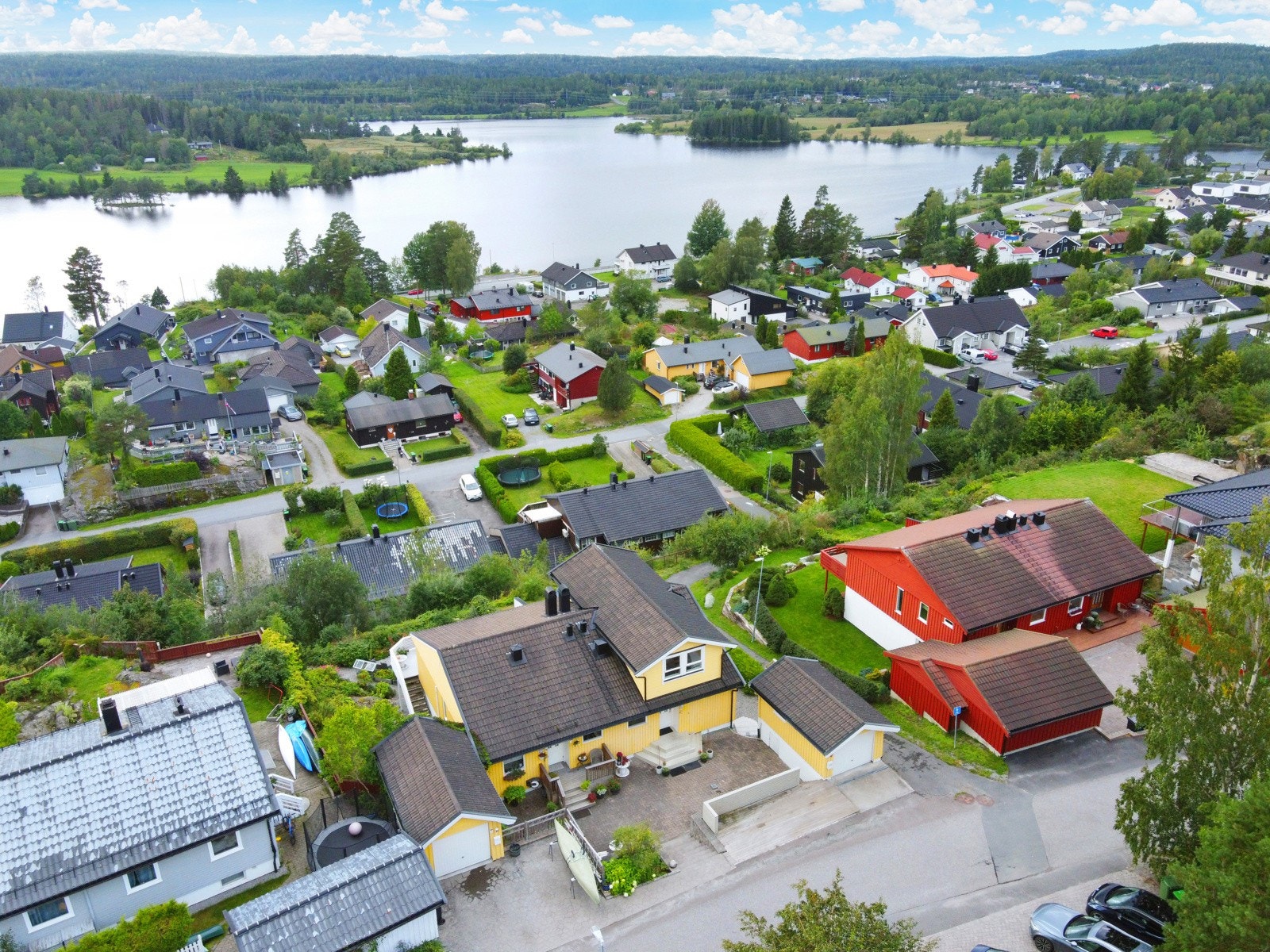 Boområde fremstår som et barnevennlig og etablert boligområde i Våglia i Ytre Enebakk Galleribilde
