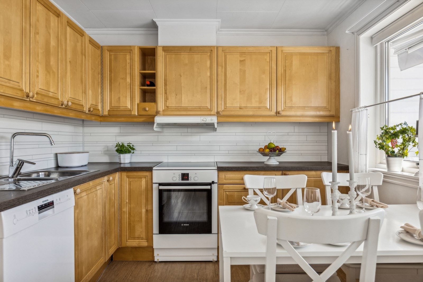 Her han man godt med både benk- og skapplass. Galleribilde