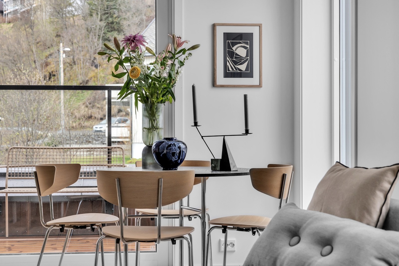 Herfra går du ut til stor takterrasse Galleribilde