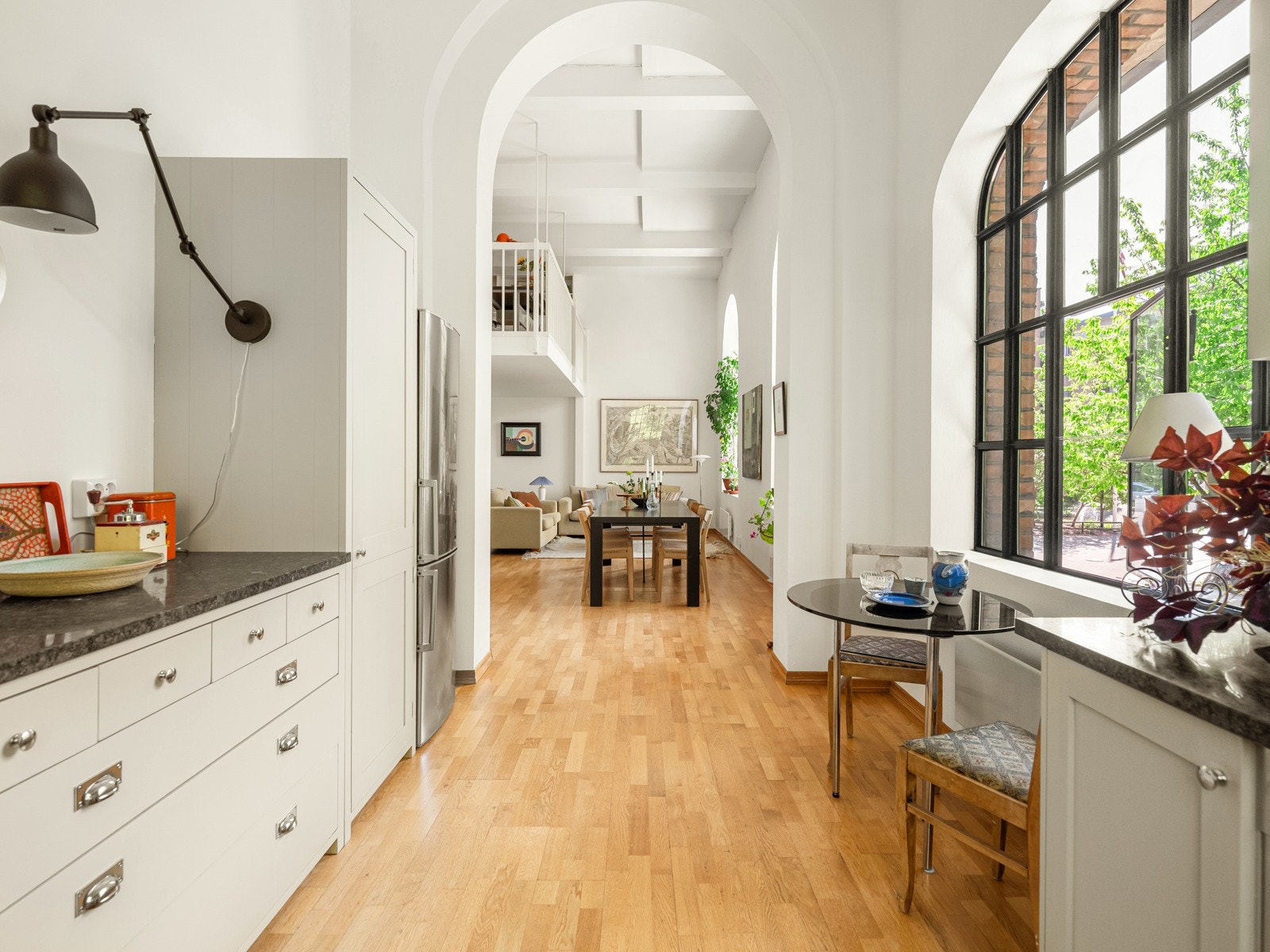 Om du står og kutter grønnsaker og snur deg mot stua er det dette du ser. Galleribilde