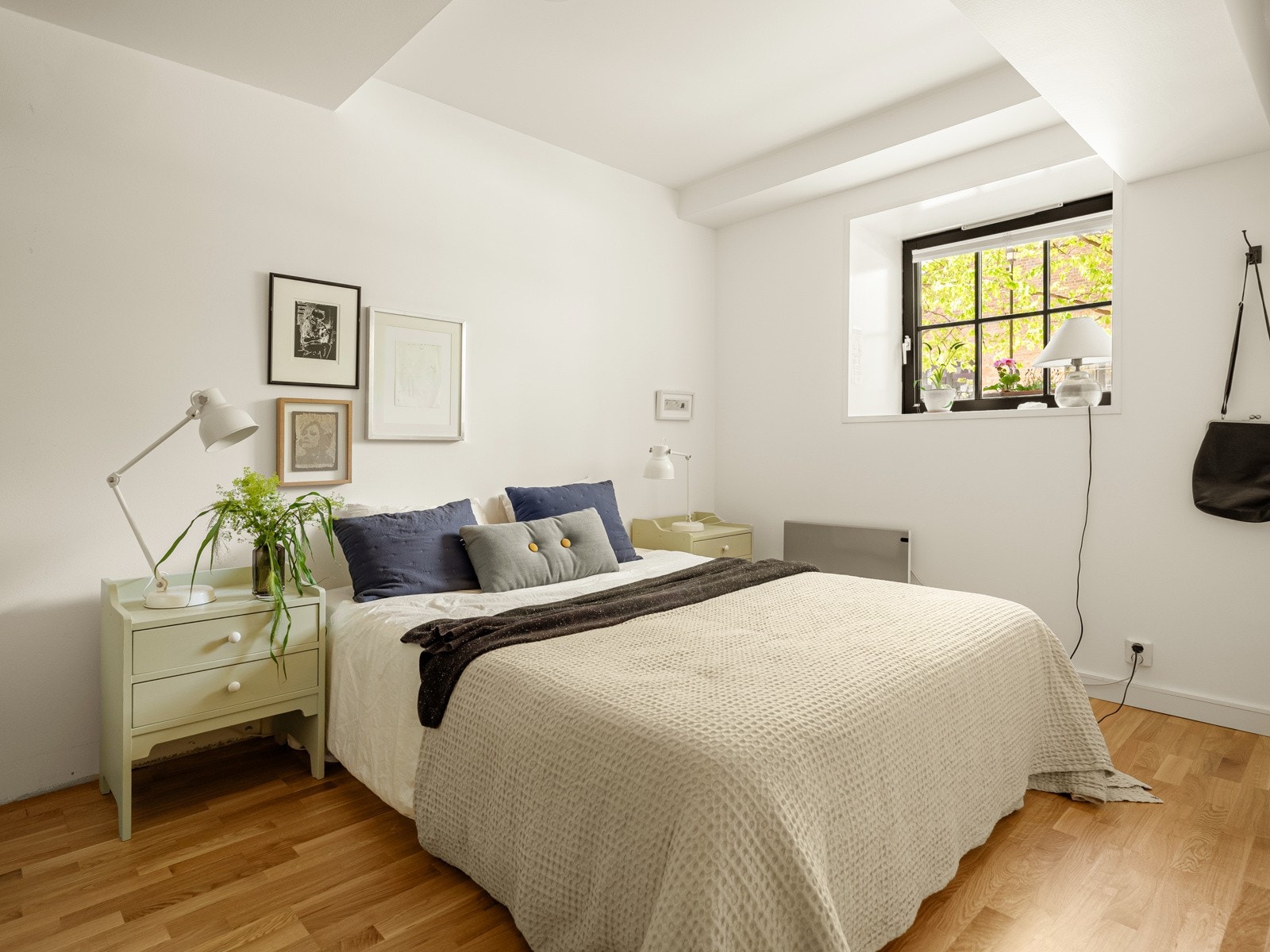 Hovedsoverommet er stort og svalt selv på varme sommerdager. Galleribilde