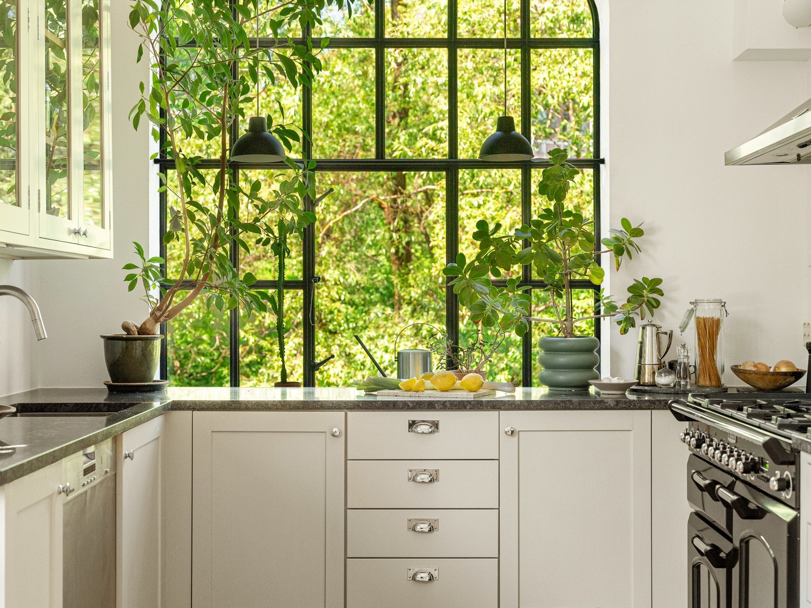 Altså, dette må du bare oppleve for å forstå. Rett utenfor renner Akerselva. Galleribilde