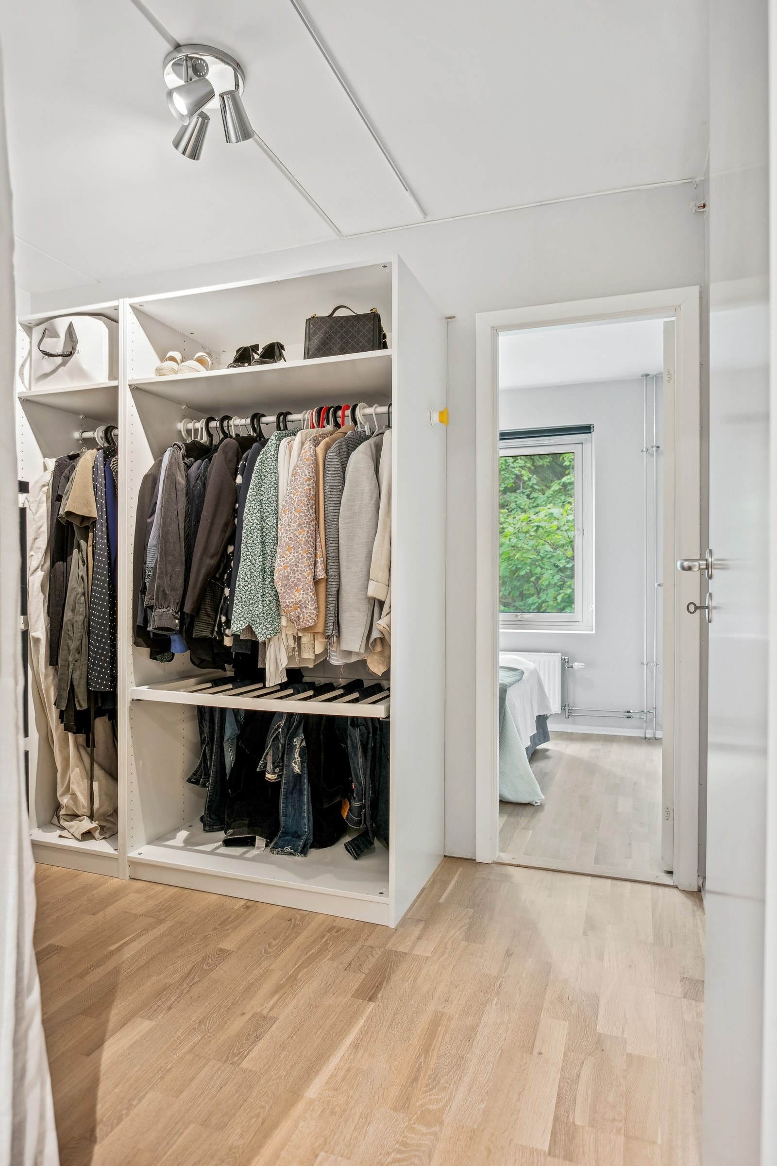 Walk in closet Galleribilde