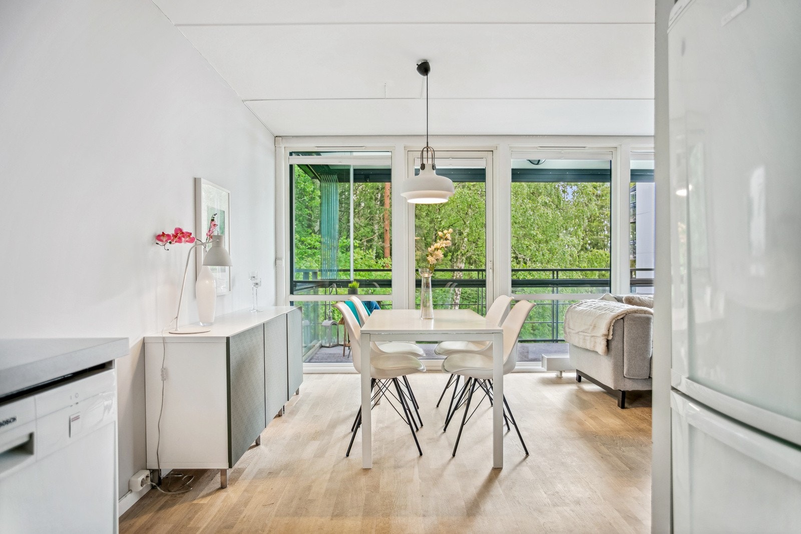 God plass til spisebord Galleribilde