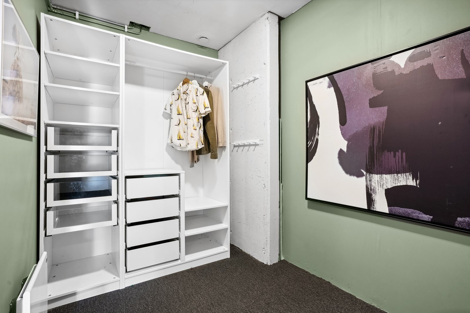 Praktisk og fint med mye lagringsplass Galleribilde