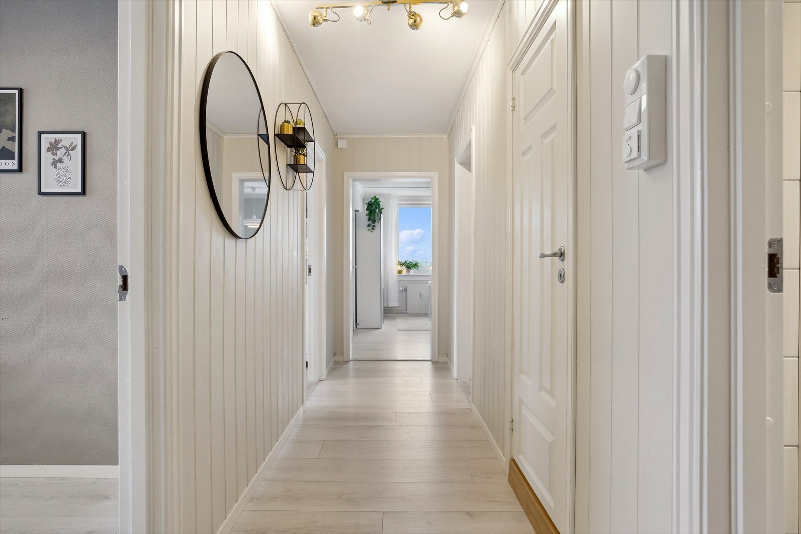 Her er det godt å komme hjem og hyggelig å ønske gjester velkommen Galleribilde