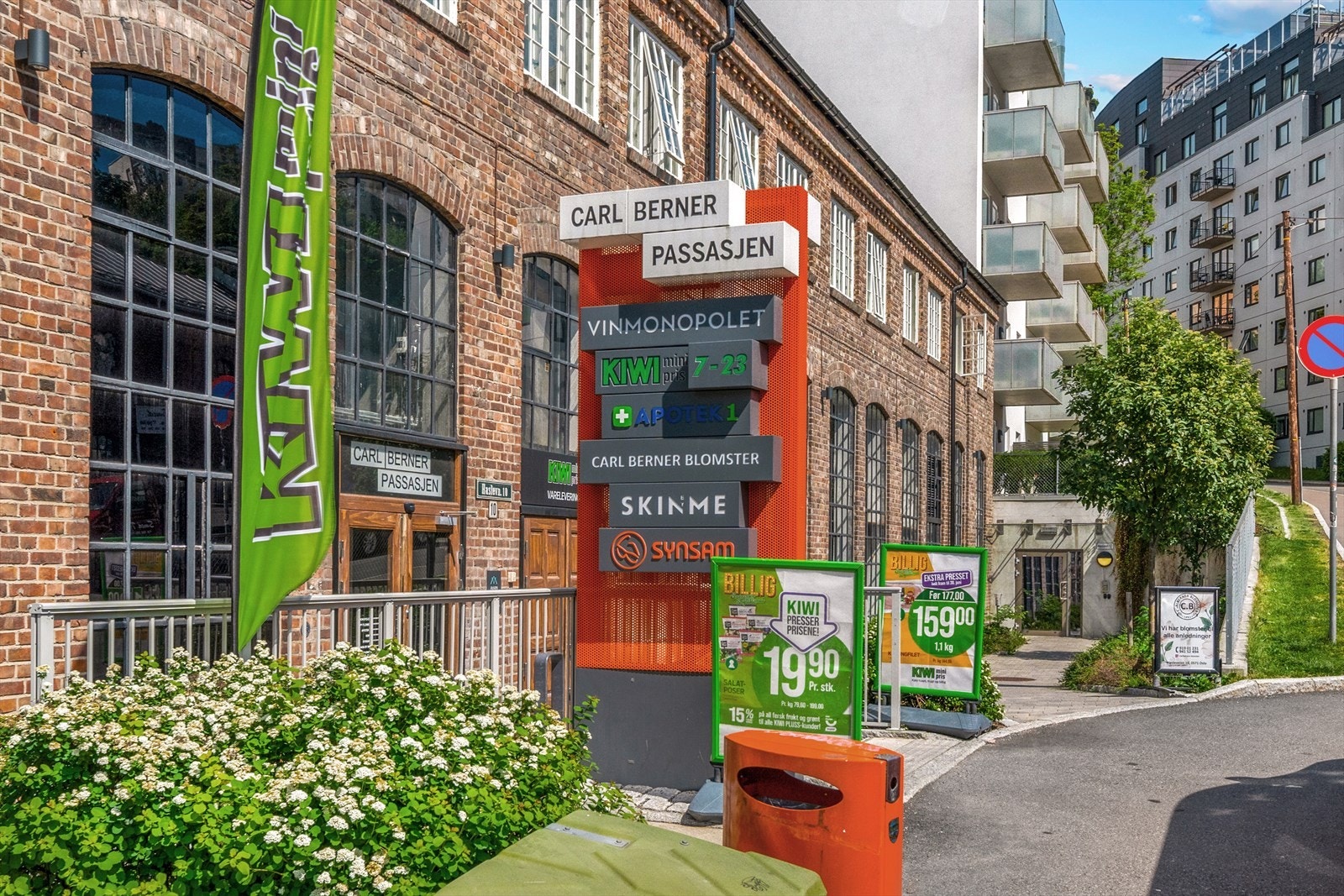 I tillegg til dette finnes Carl Berner Passasjen som åpnet høsten 2020. Her finnes blant annet Kiwi , frisørsalong, blomsterforretning og vinmonopol. Galleribilde