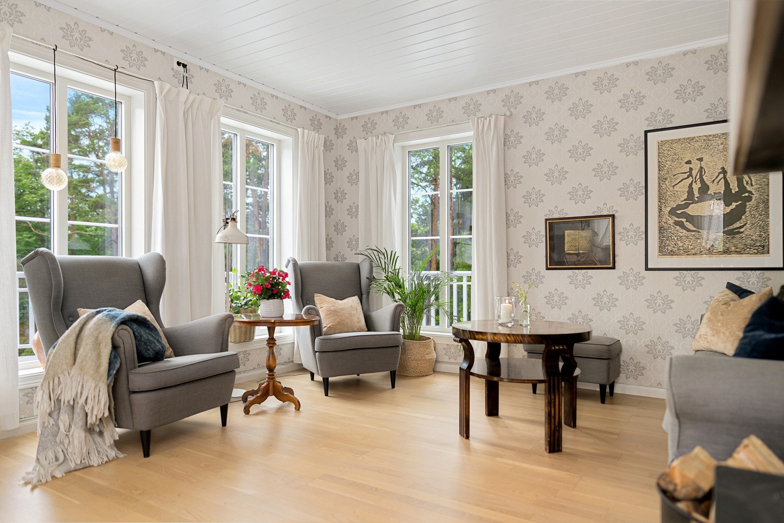 I stuen er det god plass til sofagruppe og tilhørende møblement. Galleribilde