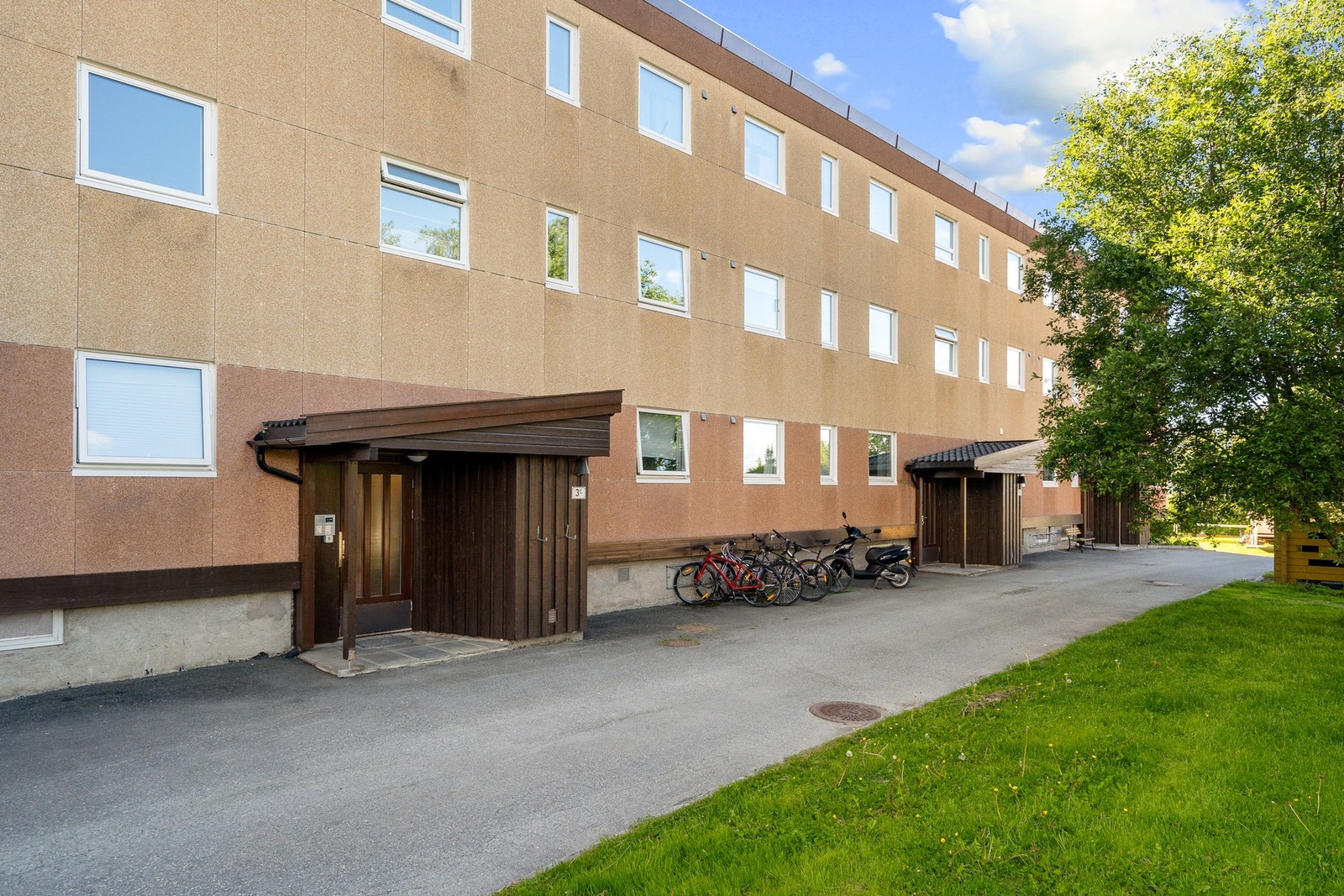Inngangsparti. Galleribilde