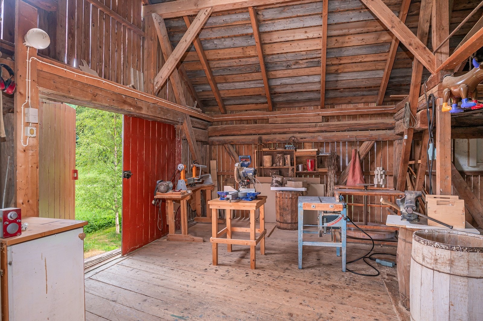 Snekkerverksted 2 etasje låve Galleribilde