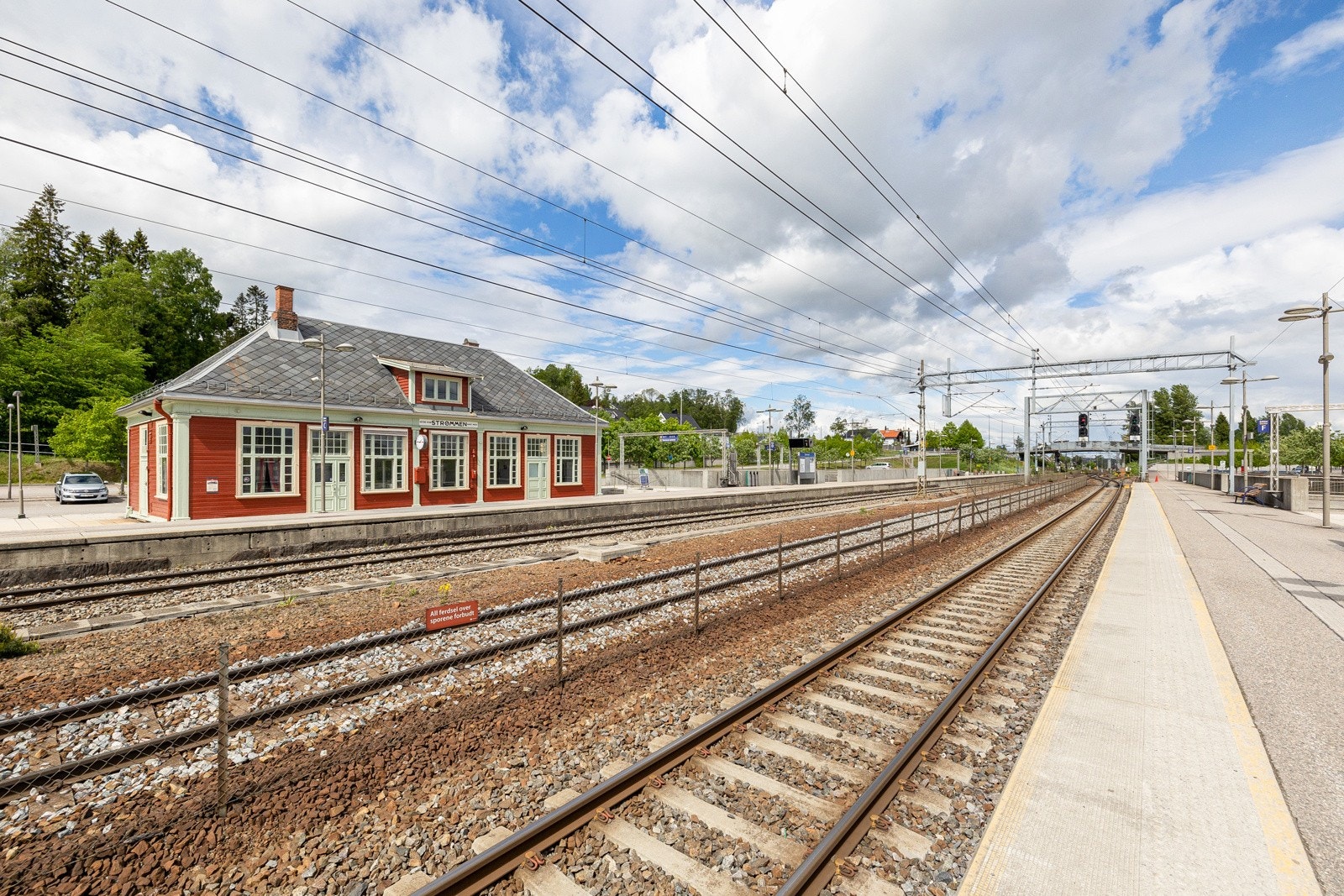 Kort vei til Strømmen togstasjon. Galleribilde