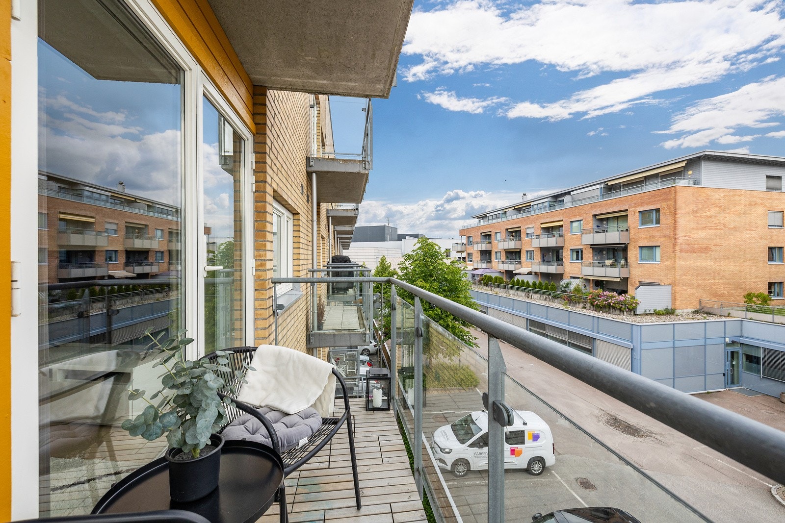 Balkongen får sol tidlig på morningen og litt utover kvelden Galleribilde