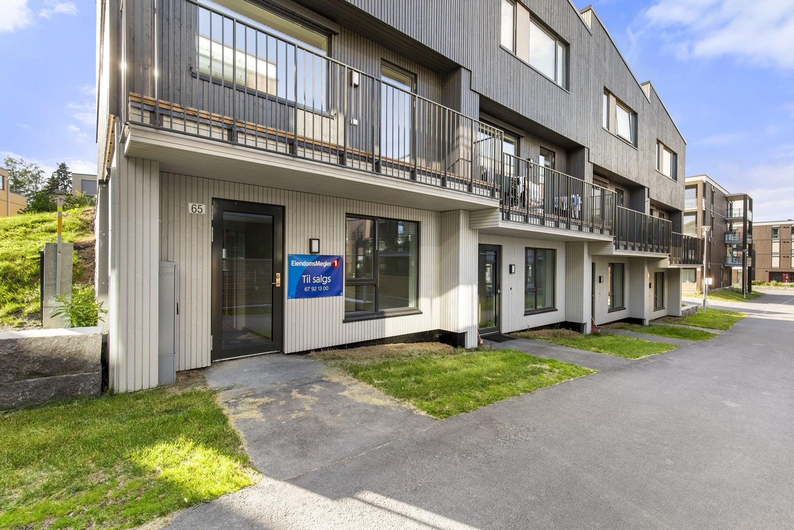 Inngangspartiet til boligen. Velkommen til visning! Galleribilde