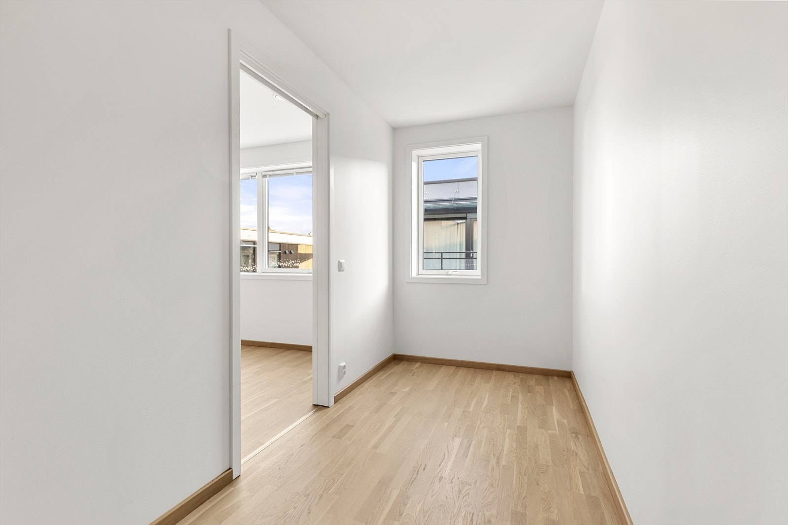 Det er også egen walk-in garderobe i tilknytning hovedsoverom.. Galleribilde