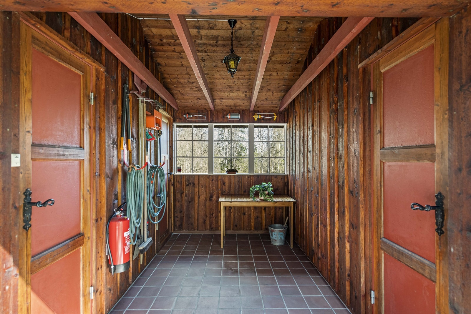 Gang i anneks/garasje Galleribilde