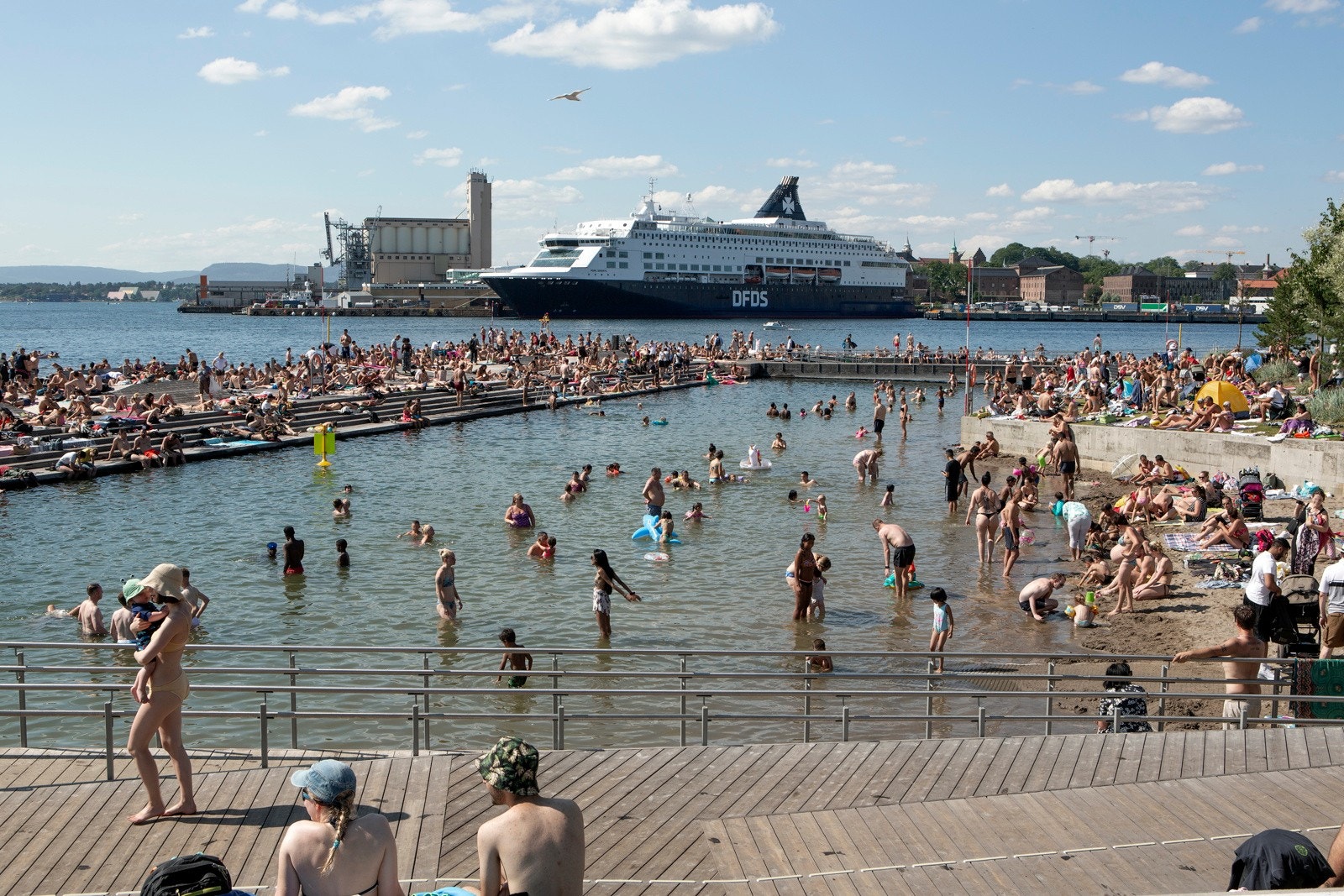 Fra leiligheten er det kort vei til Sørenga og nye Operastranda! Galleribilde