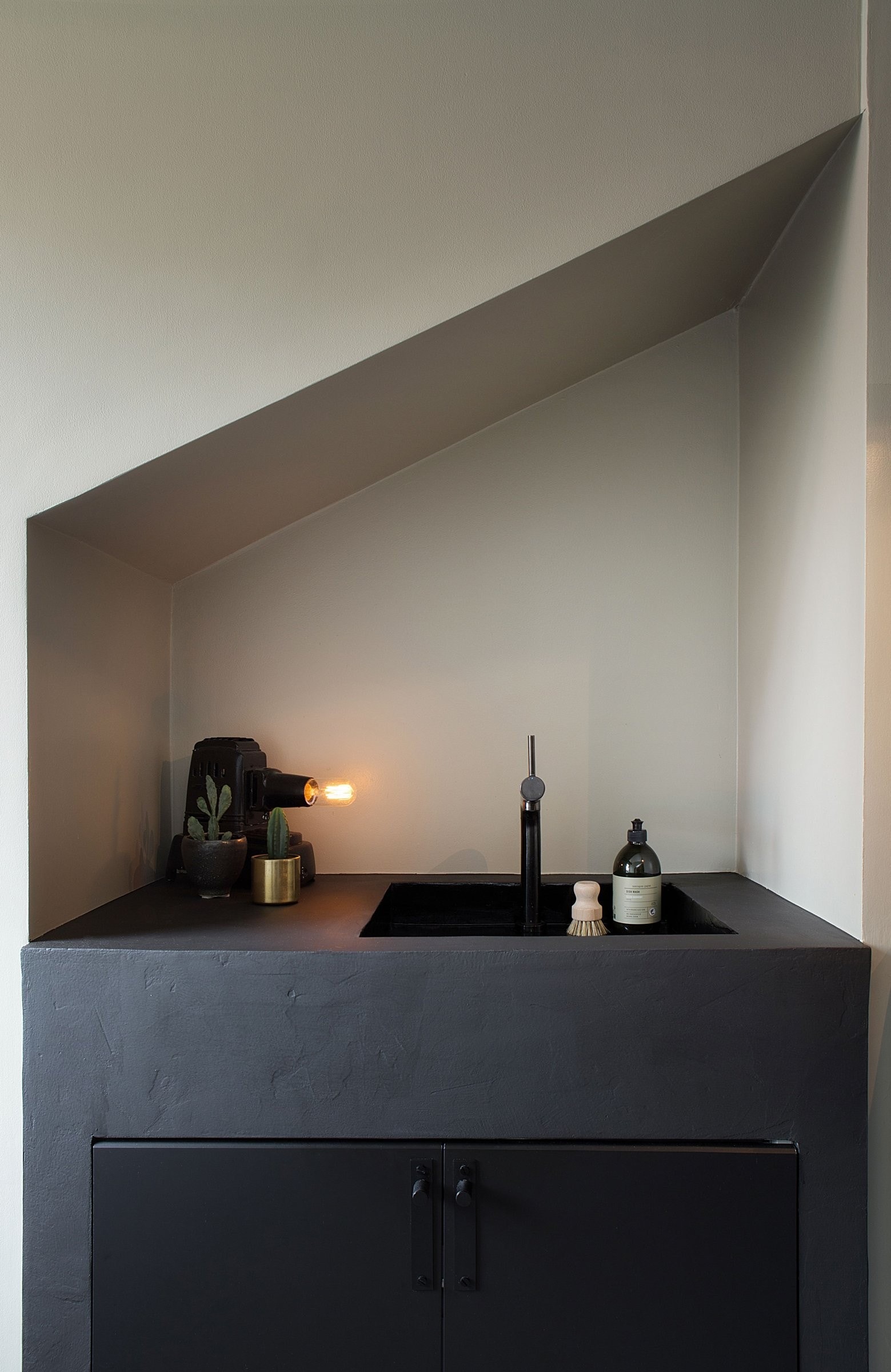 Benkeplater har overflater i mikrosement. Galleribilde