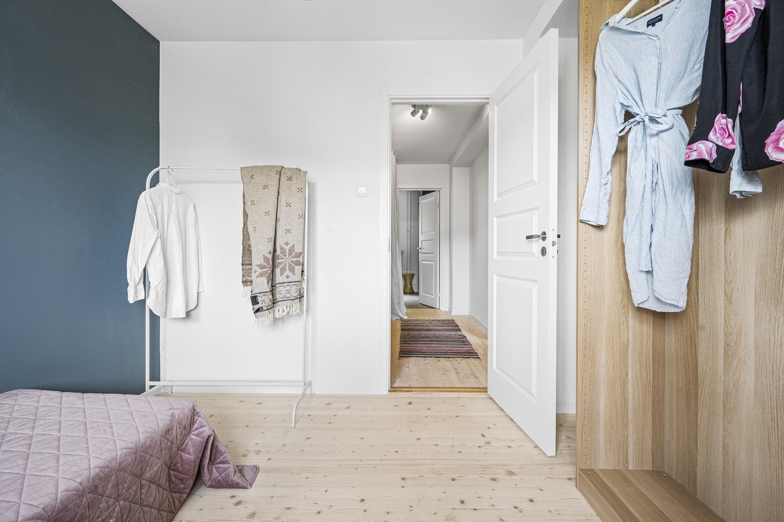 Dette rommet fungerer fint som et barnerom, gjesterom eller hjemmekontor. Galleribilde
