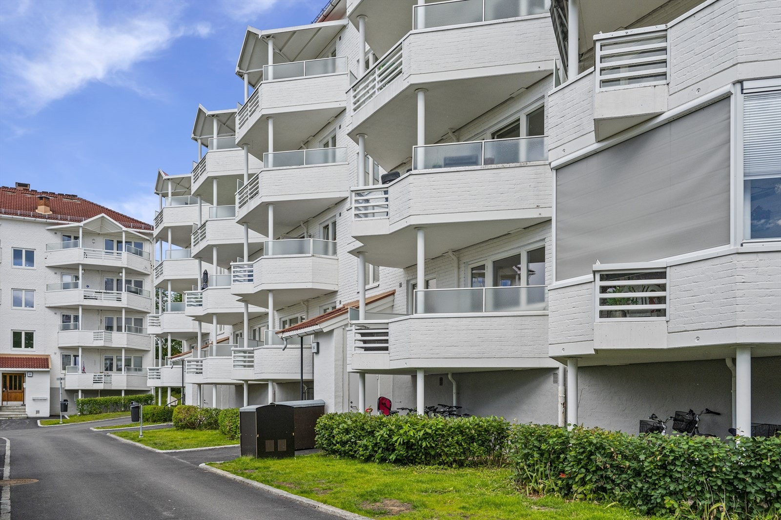 Her bor man i et veldrevet borettslag og populært boligstrøk med nærhet til T-bane, buss, senter og med kort vei til fine turområder i marka og ved Østensjøvannet. Galleribilde