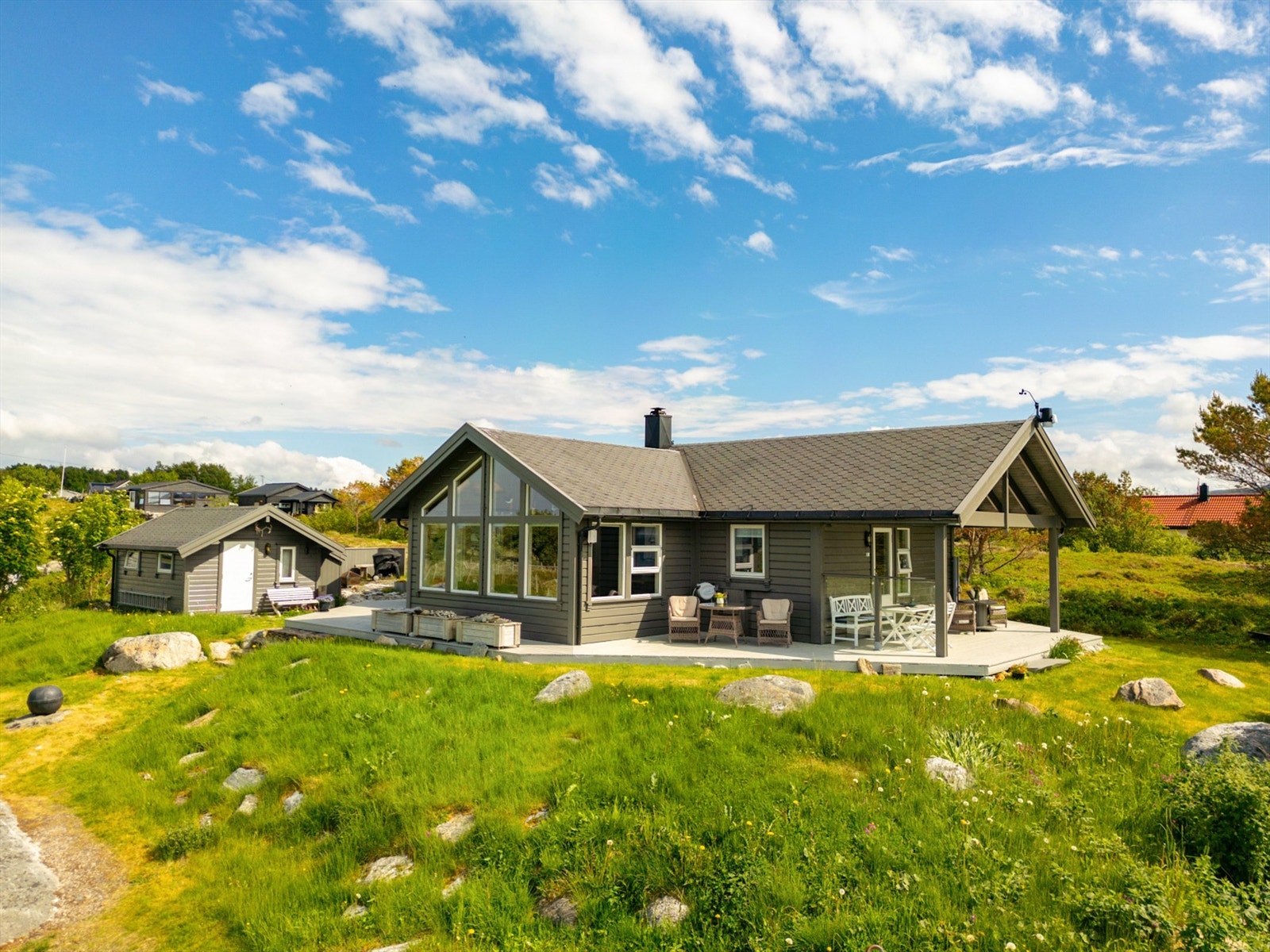 Hytta ble oppført i 2006 og er i meget god og velholdt forfatning. Galleribilde