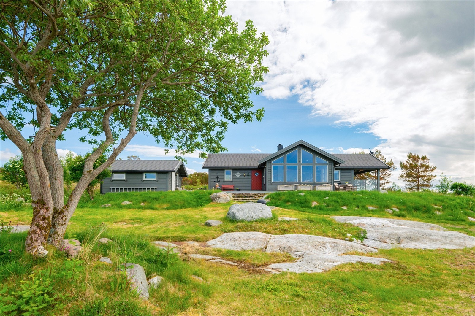 Ny eier av denne eiendommen sikrer seg en flott, helårs fritidsbolig! Galleribilde