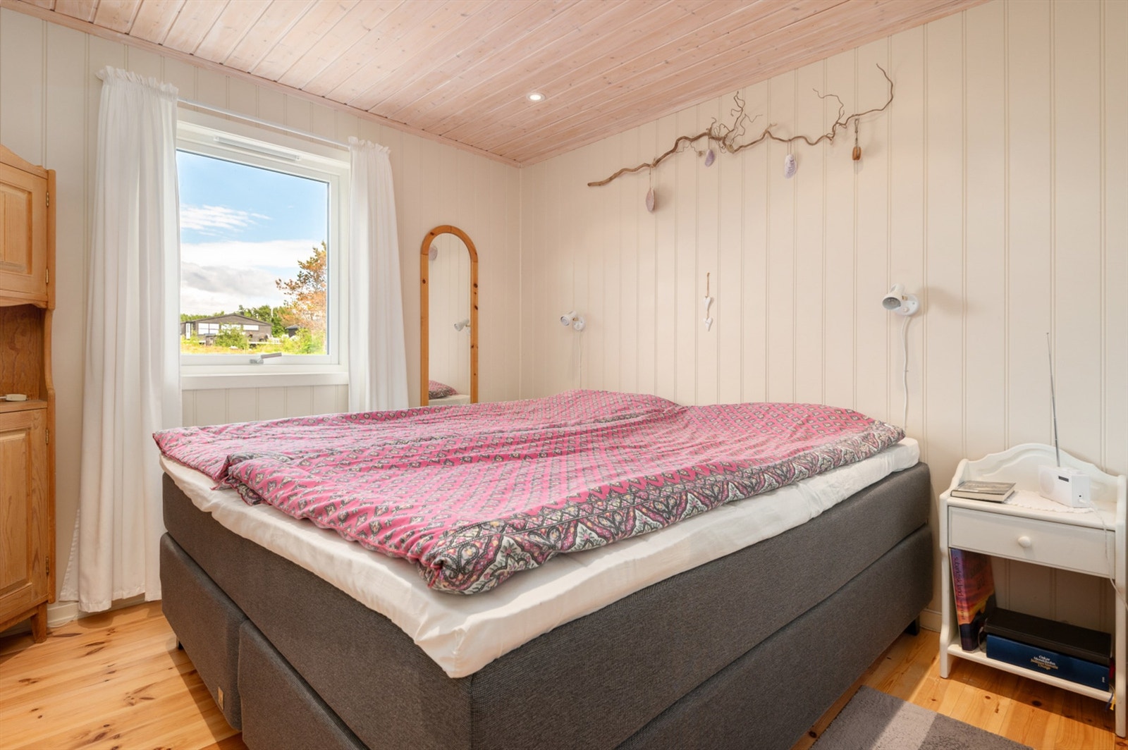 Det største soverommet ligger vendt mot nordøst, og måler ca. 9 kvm. Galleribilde