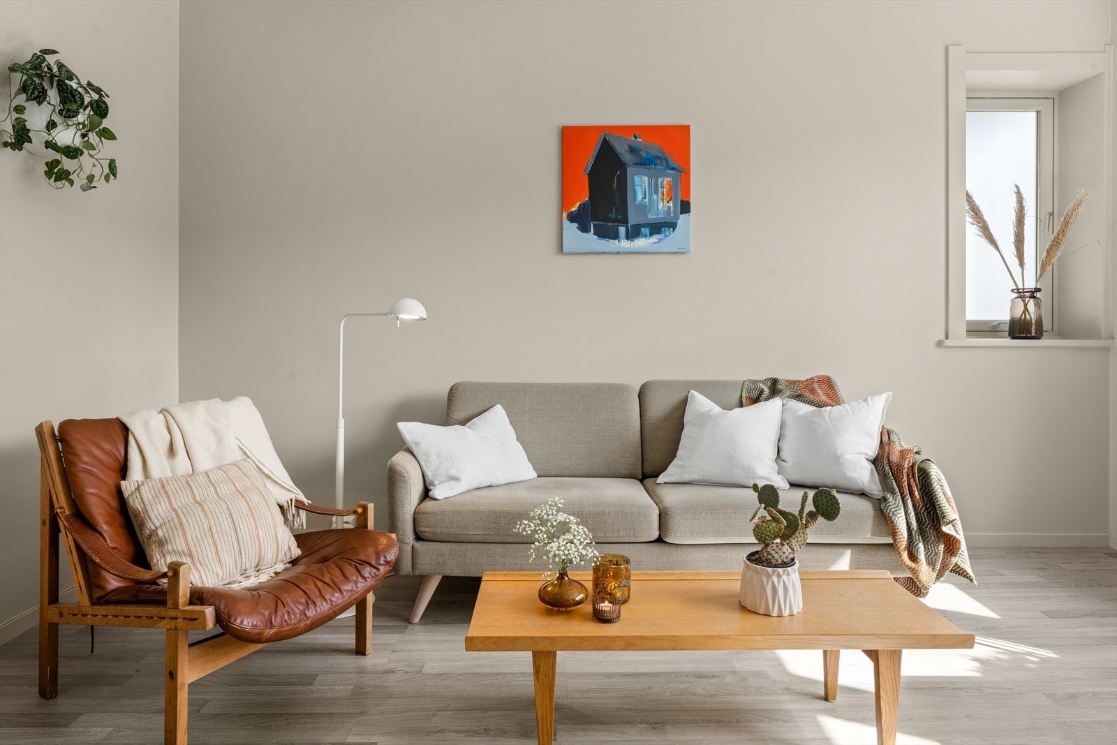 Her er det lave felleskostnader som inkluderer bl.a. fyring, varmtvann, tv og fibernett. Galleribilde