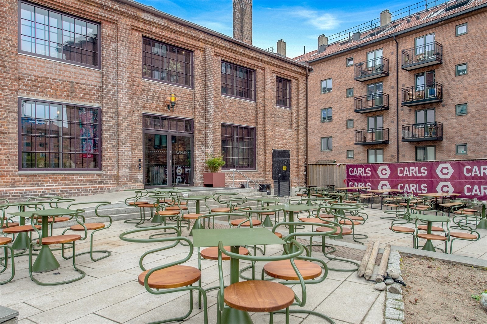 Det er også nylig åpnet ny storstue på Carl Berner - Carls. Galleribilde